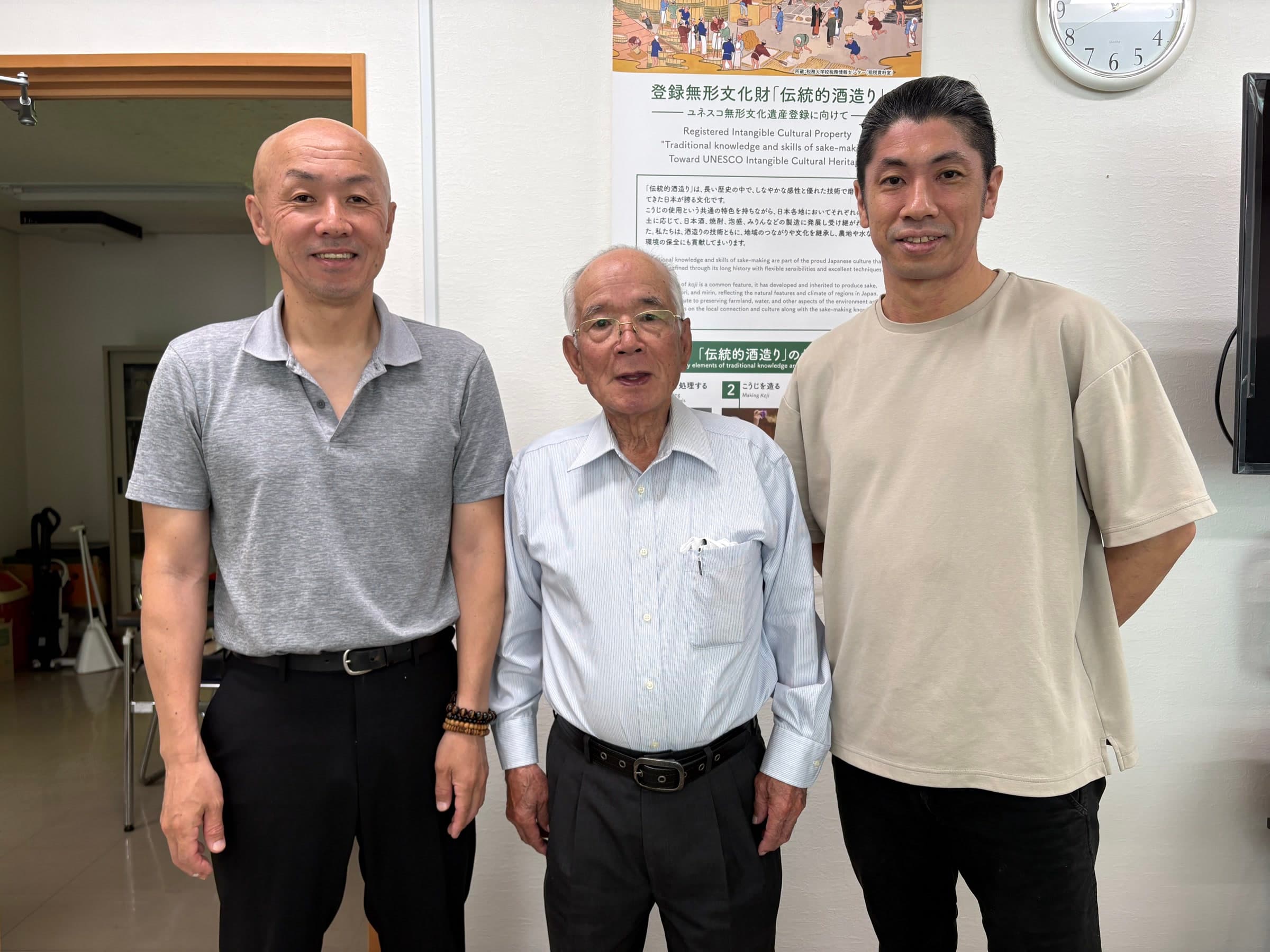 森口隆夫氏、但馬杜氏組合理事長 鐘谷氏、寿老復刻プロジェクト発起人の日野